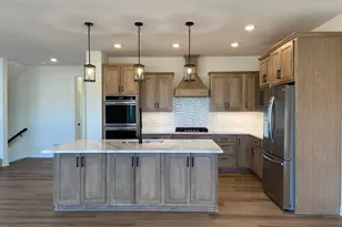 16651 S Manor Rd, Eden Prairie, MN 55344 - Photo 2