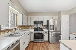 4540 Greenhaven Dr, Vadnais Heights, MN 55127 - Photo 6