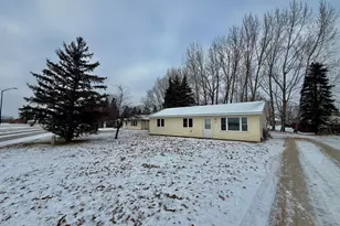 611 Evergreen St, Thief River Falls, MN 56701 - Photo 22