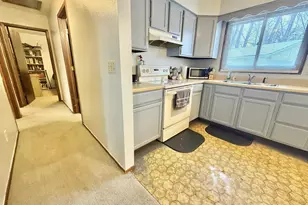611 Evergreen St, Thief River Falls, MN 56701 - Photo 12