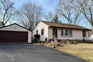 548 Doris Ave, Shoreview, MN 55126 - Photo 1