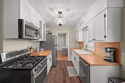 548 Doris Avenue, Shoreview, MN 55126 - Photo 2