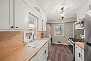 548 Doris Ave, Shoreview, MN 55126 - Photo 8