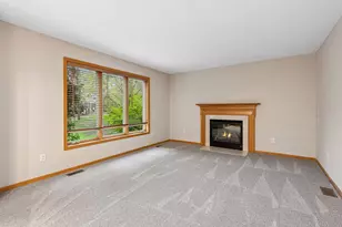 607 Carver Bluffs Pkwy, Carver, MN 55315 - Photo 12