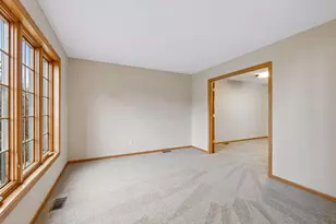 607 Carver Bluffs Pkwy, Carver, MN 55315 - Photo 8