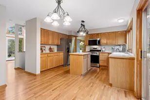 607 Carver Bluffs Pkwy, Carver, MN 55315 - Photo 10