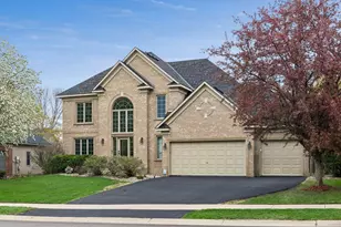 607 Carver Bluffs Pkwy, Carver, MN 55315 - Photo 2