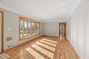 1675 3rd St E, Saint Paul, MN 55106 - Photo 4