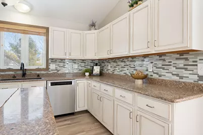 709 Greenhaven Lane NE, Owatonna, MN 55060 - Photo 14