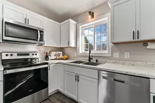 916 E Village Cir SE, Rochester, MN 55904 - Photo 10