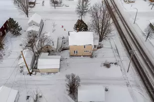 217 3rd Ave NW, Chisholm, MN 55719 - Photo 4