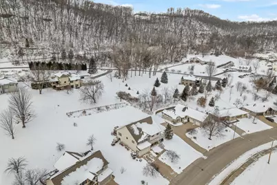 1115 Jonathan Lane, La Crescent, MN 55947 - Photo 2