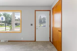 1032 Valley View Rd, Faribault, MN 55021 - Photo 6