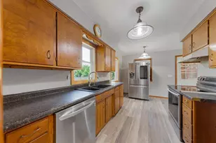 1032 Valley View Rd, Faribault, MN 55021 - Photo 10