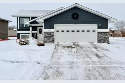 1727 Grand Avenue, Worthington, MN 56187 - Photo 1