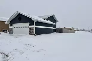 1727 Grand Ave, Worthington, MN 56187 - Photo 4