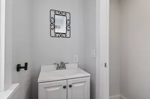 1935 Fremont Ave E, Saint Paul, MN 55119 - Photo 14