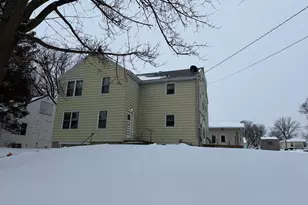 1420 Frank Hall Dr, Albert Lea, MN 56007 - Photo 4