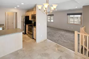 7245 Woodstock Curv, Bloomington, MN 55438 - Photo 10