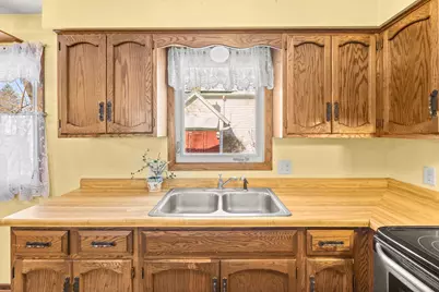 217 Beech Street, Chaska, MN 55318 - Photo 4