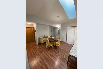 1060 Pond View Court, Vadnais Heights, MN 55127 - Photo 8