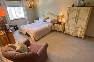 1060 Pondview Ct, Vadnais Heights, MN 55127 - Photo 16