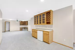 150 Wedgewood Dr, Mahtomedi, MN 55115 - Photo 48