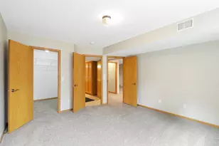 150 Wedgewood Dr, Mahtomedi, MN 55115 - Photo 58