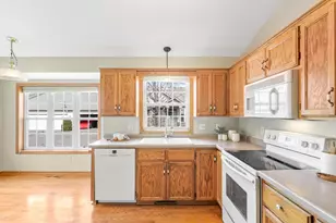 150 Wedgewood Dr, Mahtomedi, MN 55115 - Photo 28