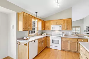 150 Wedgewood Dr, Mahtomedi, MN 55115 - Photo 24