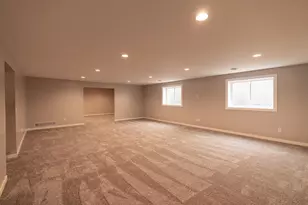 225 Pinehurst Dr, Mankato, MN 56001 - Photo 22