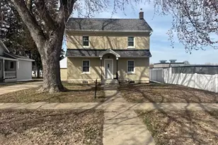 212 W 3rd St, Zumbrota, MN 55992 - Photo 1