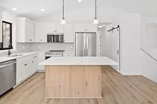 10717 Lincoln St NE, Blaine, MN 55434 - Photo 10