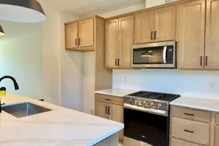 909 Mount Curve Blvd, Saint Paul, MN 55116 - Photo 10