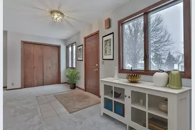 1952 McKinley Street NE, Minneapolis, MN 55418 - Photo 4