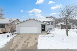 1573 8 1/2 Street SE, Rochester, MN 55904 - Photo 1