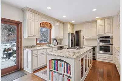 27 Scotch Pine Road, North Oaks, MN 55127 - Photo 6