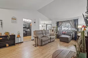 4040 Maureen Dr NE, Columbia Heights, MN 55421 - Photo 4