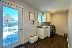 301 Dale St SW, Hutchinson, MN 55350 - Photo 18