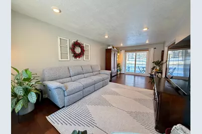 301 Dale Street SW, Hutchinson, MN 55350 - Photo 10