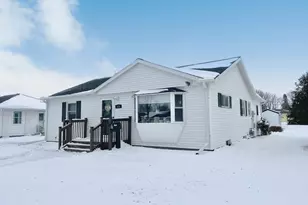 519 N Van Buren Ave, Springfield, MN 56087 - Photo 1