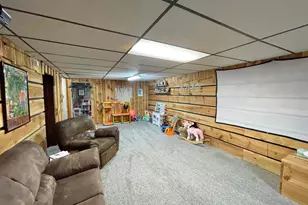 519 N Van Buren Ave, Springfield, MN 56087 - Photo 38