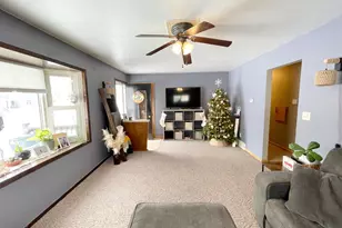 519 N Van Buren Ave, Springfield, MN 56087 - Photo 10