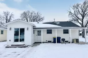 519 N Van Buren Ave, Springfield, MN 56087 - Photo 2