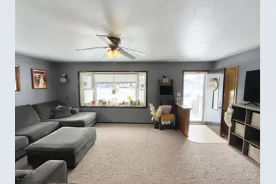 519 N Van Buren Avenue, Springfield, MN 56087 - Photo 8