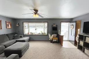 519 N Van Buren Ave, Springfield, MN 56087 - Photo 8