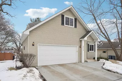 2212 Ariel Street N, North Saint Paul, MN 55109 - Photo 2