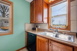 221 E Park St, Owatonna, MN 55060 - Photo 6