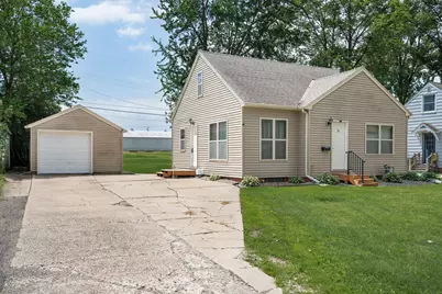 221 E Park Street, Owatonna, MN 55060 - Photo 2