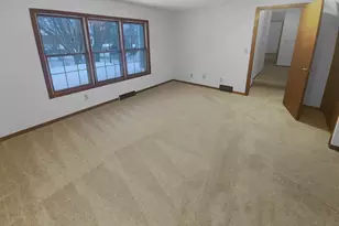 8906 138th Street Ct, Apple Valley, MN 55124 - Photo 24